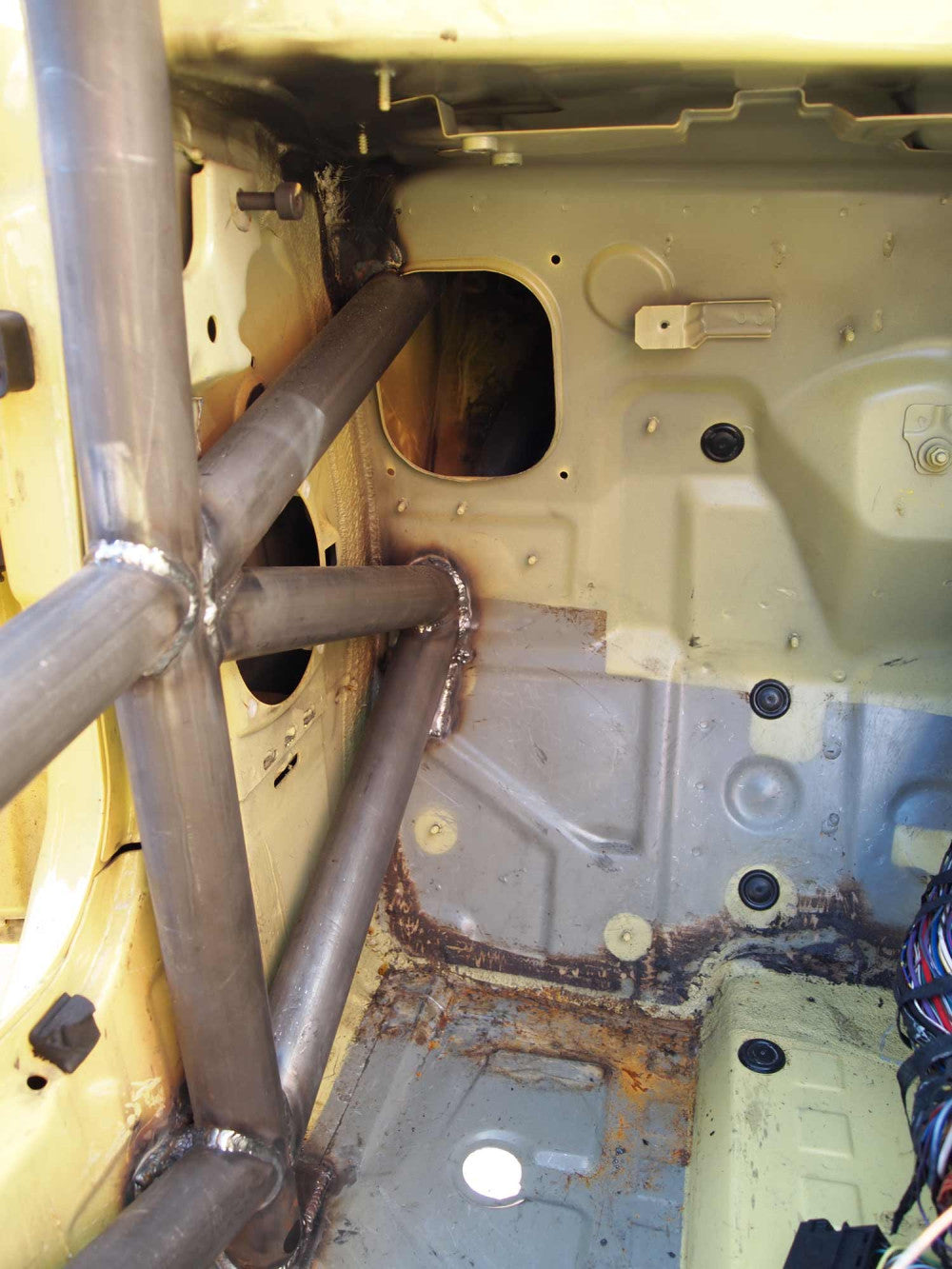 kit de jaula de seguridad multipunto T45 para roadster BMW Z3. Certificado por la FIA