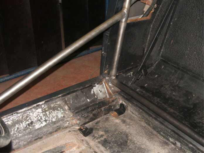 Kit de jaula de seguridad T45 histórica FERRARI 308 GT4. Cumple con MS UK según el Apéndice K