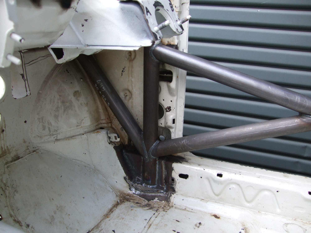 kit de jaula de seguridad multipunto CDS internacional FORD Escort Cosworth. Certificado por la FIA