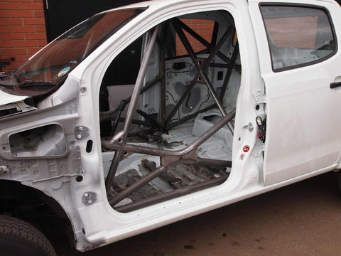 ISUZU D-Max International Multipoint T45 roll cage kit. FIA Certificated 