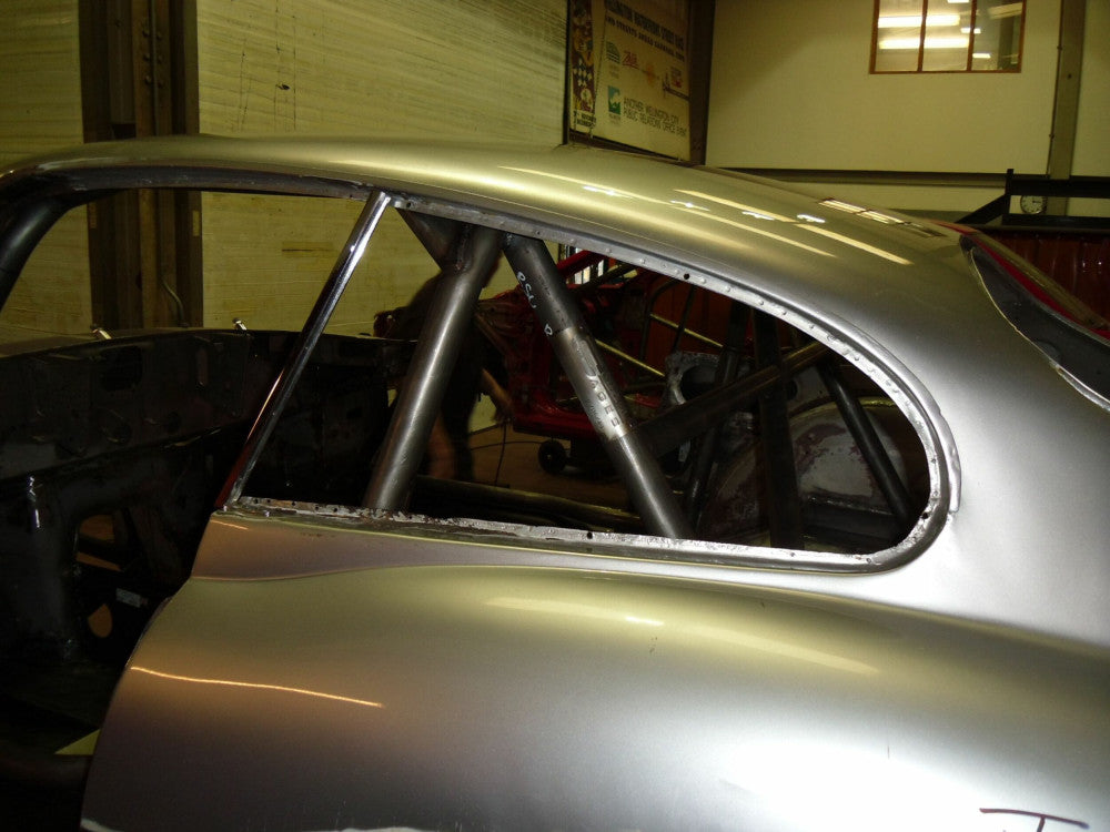 Kit de jaula de seguridad T45 para JAGUAR E-Type FHC. Certificado FIA / MSUK según el Apéndice K