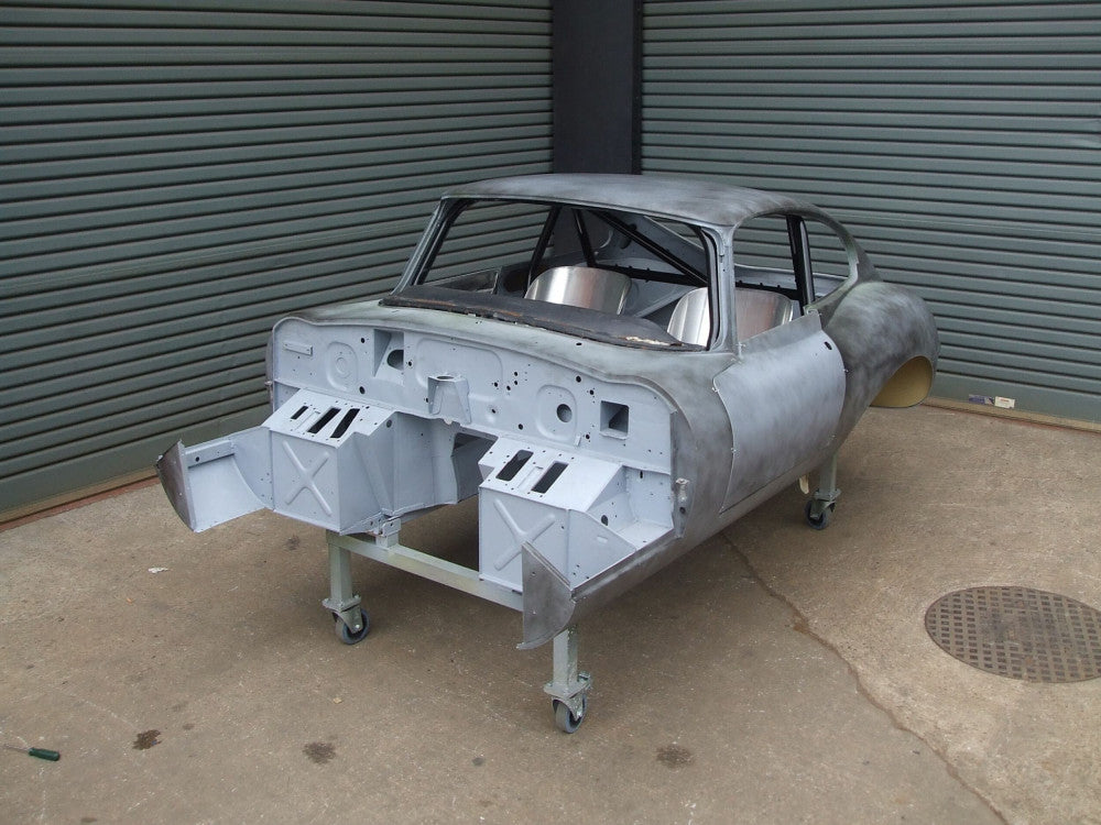 Kit de jaula de seguridad T45 para JAGUAR E-Type FHC. Certificado FIA / MSUK según el Apéndice K