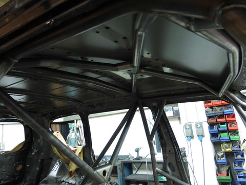 NISSAN Patrol Y62 International Multipoint T45 roll cage kit. FIA Certificated 