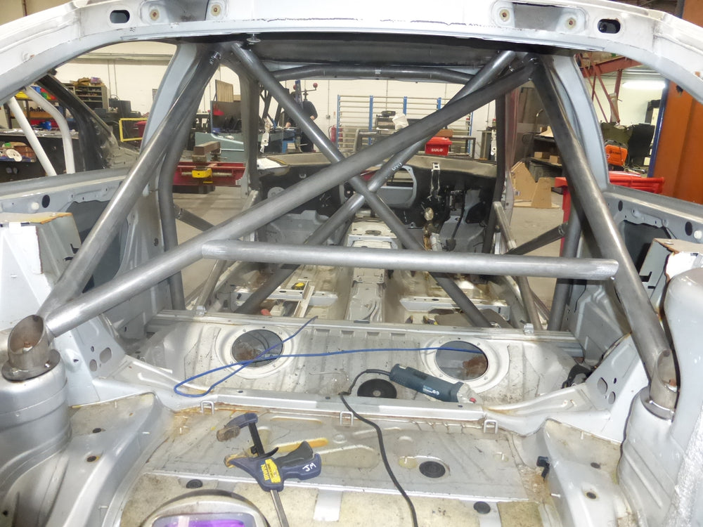 BMW E46 Compact Bolt-in CDS roll cage MS UK Compliant 