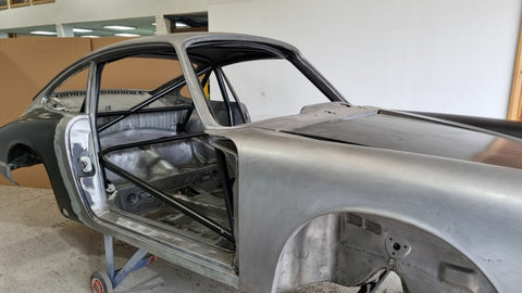 PORSCHE 911 Bolt-in T45 roll cage. FIA / MSUK Certificated to Appendix K 