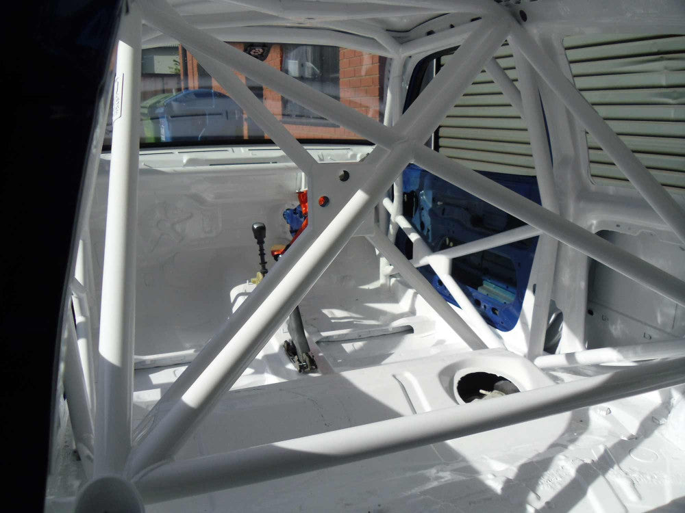 Kit de jaula de seguridad multipunto T45 para RENAULT Clio MK2. Certificado por la FIA