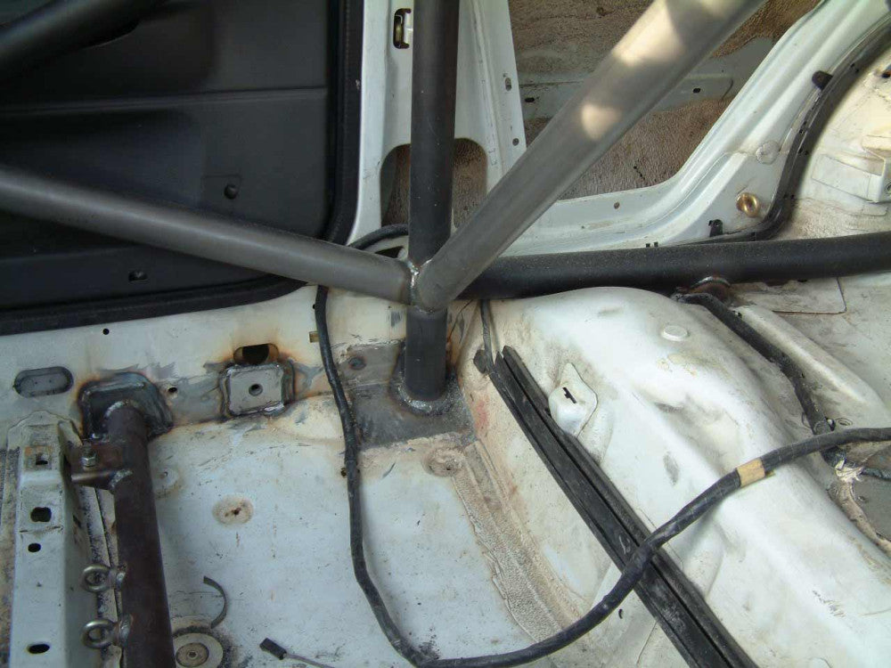 Kit de jaula de seguridad multipunto T45 para RENAULT Clio Mk1. Certificado por la FIA