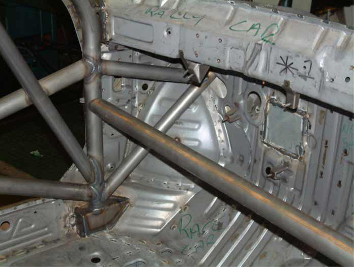 kit de jaula de seguridad multipunto T45 ROVER 25 International. Certificado por la FIA