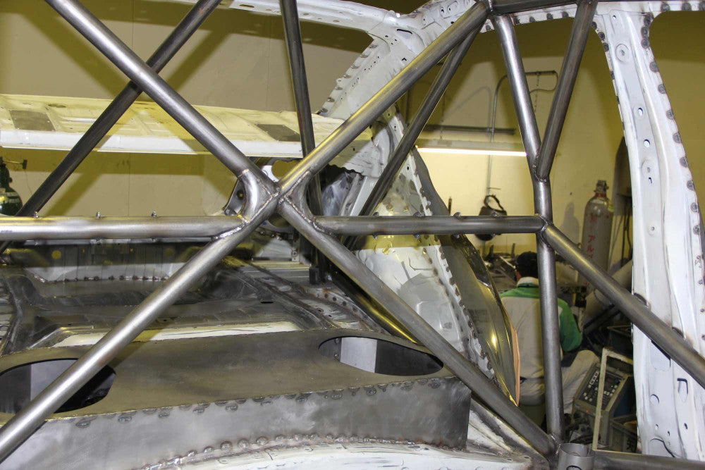 kit de jaula de seguridad multipunto T45 para SUBARU Impreza GP / GJ R4. Certificado por la FIA