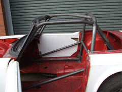 Kit de jaula antivuelco CDS para TRIUMPH TR6 Historic. Cumple con el Apéndice K de MS UK.