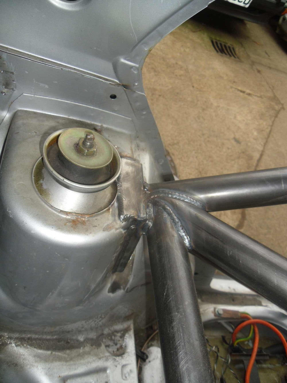 Kit de jaula antivuelco Multipoint T45 para VOLKSWAGEN Golf Mk2 con certificación FIA