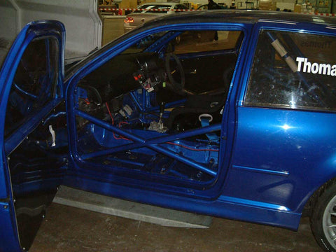 VOLKSWAGEN Golf Mk4 R32 International Multipoint T45 roll cage kit. FIA Certificated 